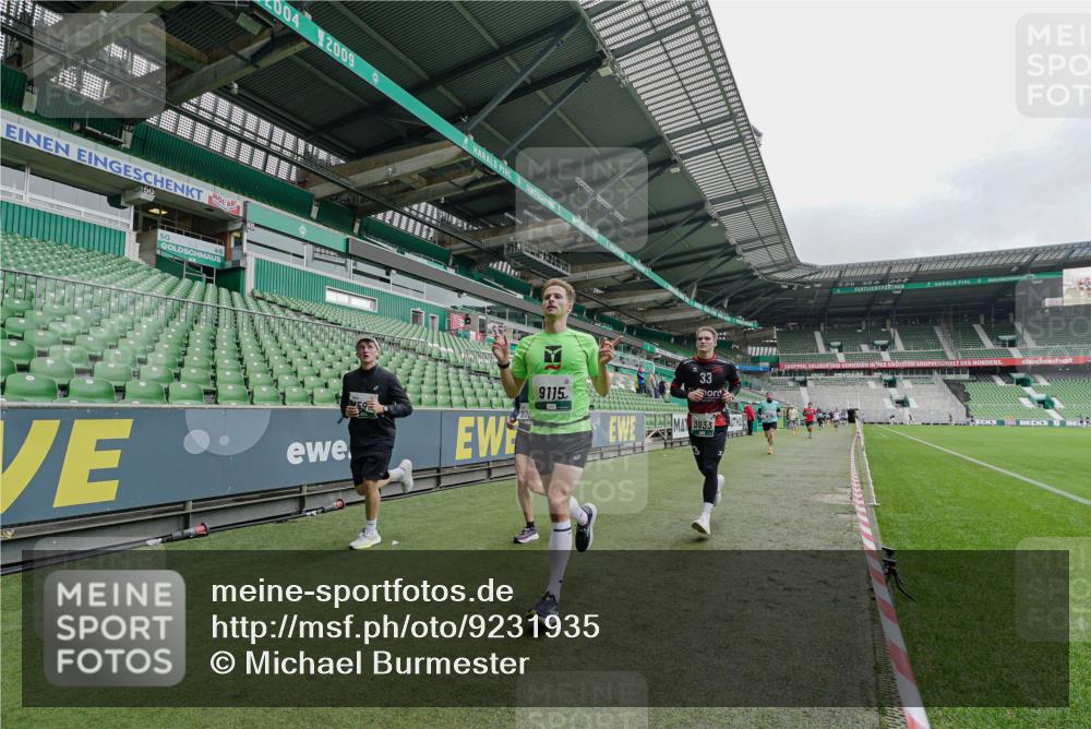 05.10.2025 - 20. swb-Marathon Bremen Michael Burmester http://msf.ph/oto/9231935 05.10.2025 12:52:09 Laufen im Stadion 754, 914, 1029, 1120, 1550, 1552, 1748, 1926, 2283, 2447, 2595, 3033, 3041, 3178, 3626, 4260, 4362, 4652, 4781, 5068, 5108, 5416, 5459, 5561, 5675, 5847, 5910, 6367, 6773, 7012, 7031, 7293, 7313, 7419, 7634, 7713, 8218, 8534, 8558, 8701, 8740, 9115, 503, 750, 1064, 1314, 1499, 1577, 1701, 1911, 2279, 2350, 2493, 2526, 4104, 4654, 4687, 6066, 6210, 6775, 7723, 8066, 8682, 8780 meine-sportfotos.de