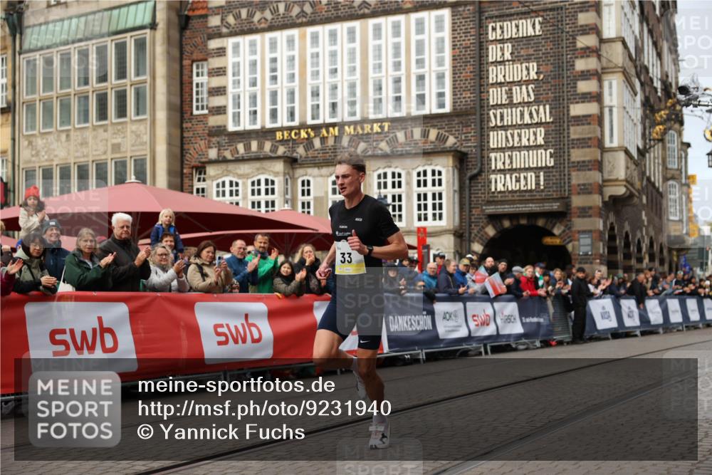 05.10.2025 - 20. swb-Marathon Bremen Yannick Fuchs http://msf.ph/oto/9231940 05.10.2025 10:28:26 Ziel 33 meine-sportfotos.de