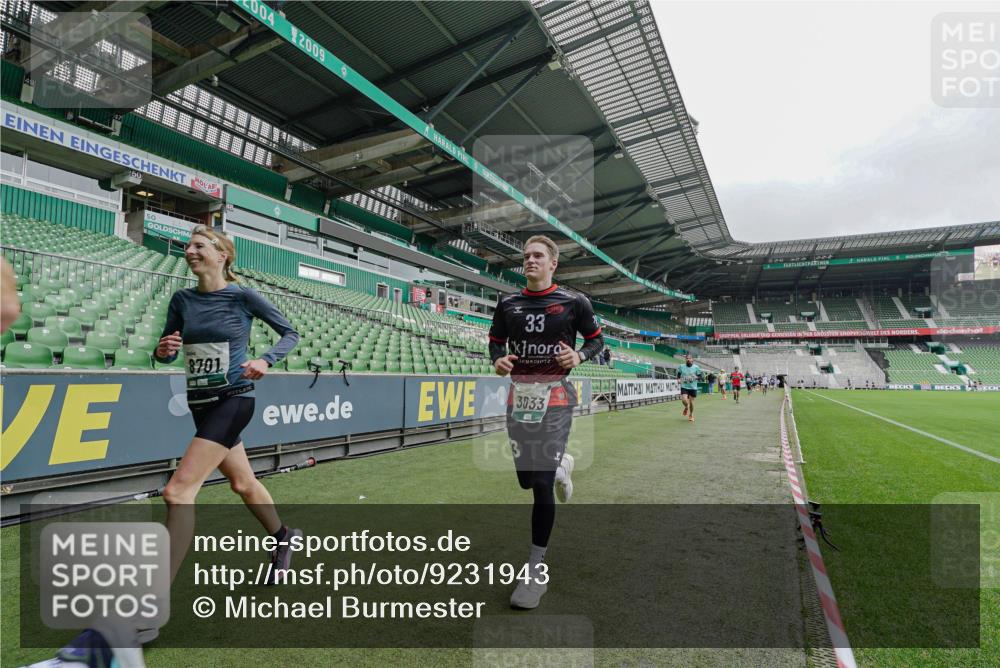 05.10.2025 - 20. swb-Marathon Bremen Michael Burmester http://msf.ph/oto/9231943 05.10.2025 12:52:09 Laufen im Stadion 754, 914, 1029, 1120, 1550, 1552, 1748, 1926, 2283, 2447, 2595, 3033, 3041, 3178, 3626, 4260, 4362, 4652, 4781, 5068, 5108, 5416, 5459, 5561, 5675, 5847, 5910, 6367, 6773, 7012, 7031, 7293, 7313, 7419, 7634, 7713, 8218, 8534, 8558, 8701, 8740, 9115, 503, 750, 1064, 1314, 1499, 1577, 1701, 1911, 2279, 2350, 2493, 2526, 4104, 4654, 4687, 6066, 6210, 6775, 7723, 8066, 8682, 8780 meine-sportfotos.de