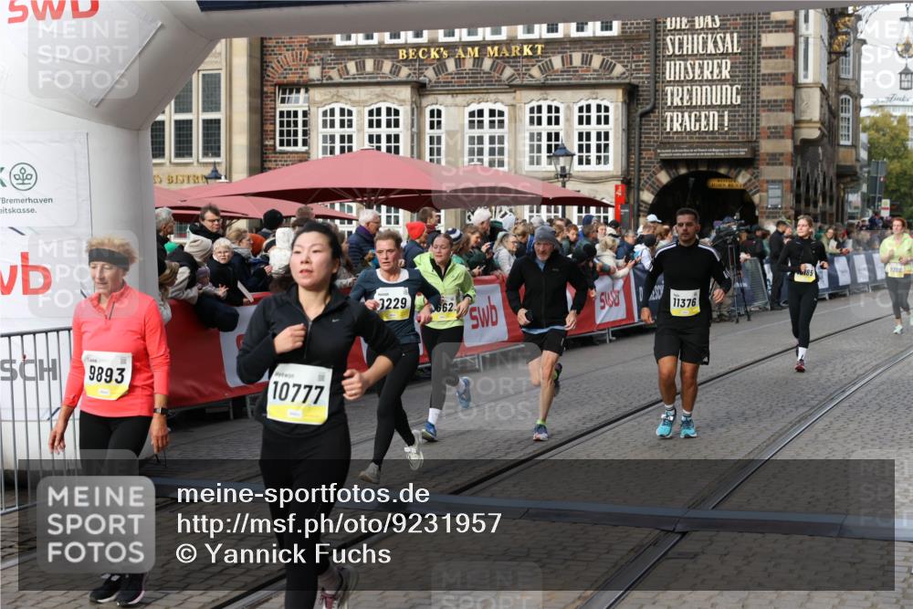 05.10.2025 - 20. swb-Marathon Bremen Yannick Fuchs http://msf.ph/oto/9231957 05.10.2025 11:03:10 Ziel 9229, 9661, 9662, 9893, 10185, 10777, 10876, 11376, 11735 meine-sportfotos.de