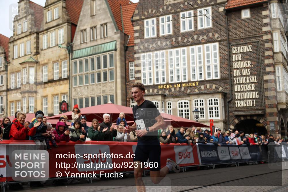 05.10.2025 - 20. swb-Marathon Bremen Yannick Fuchs http://msf.ph/oto/9231960 05.10.2025 10:28:26 Ziel 33 meine-sportfotos.de