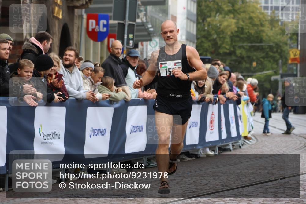 05.10.2025 - 20. swb-Marathon Bremen Strokosch-Dieckow http://msf.ph/oto/9231978 05.10.2025 12:31:13 Ziel 157 meine-sportfotos.de