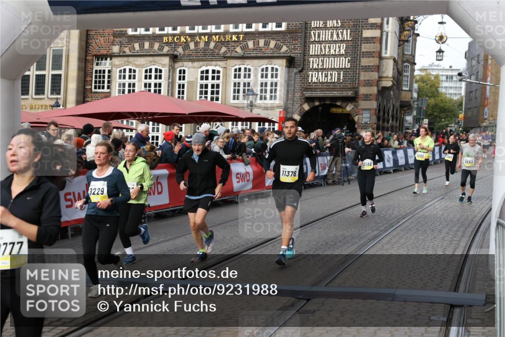 05.10.2025 - 20. swb-Marathon Bremen Yannick Fuchs http://msf.ph/oto/9231988 05.10.2025 11:03:10 Ziel 9229, 9661, 9662, 9893, 10185, 10777, 10876, 11376, 11735 meine-sportfotos.de