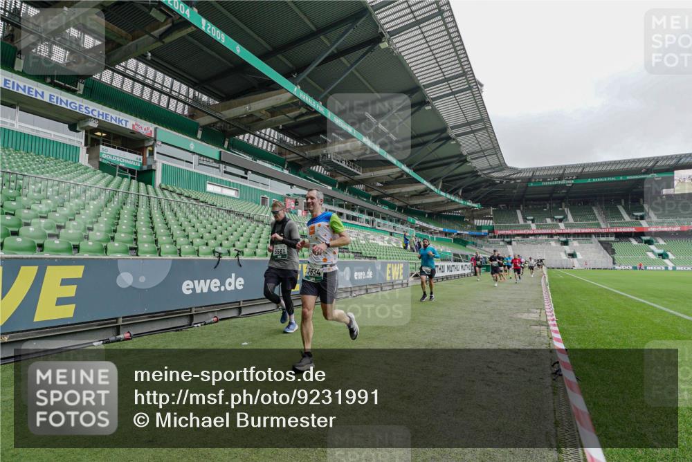 05.10.2025 - 20. swb-Marathon Bremen Michael Burmester http://msf.ph/oto/9231991 05.10.2025 12:52:23 Laufen im Stadion 615, 754, 793, 1029, 1298, 1431, 1550, 1552, 1926, 2595, 3033, 3041, 3178, 3626, 4362, 4781, 4805, 4914, 5068, 5108, 5416, 5447, 5459, 5561, 5675, 5847, 6367, 6630, 6677, 6773, 7012, 7031, 7277, 7293, 7313, 7416, 7419, 7634, 7773, 7975, 8218, 8349, 8534, 8558, 8580, 8701, 8921, 9115, 10338, 750, 754, 914, 1064, 1120, 1314, 1748, 1911, 2279, 2283, 2350, 2447, 2526, 4260, 4652, 4687, 5910, 7713, 8066, 8682, 8740, 8780 meine-sportfotos.de