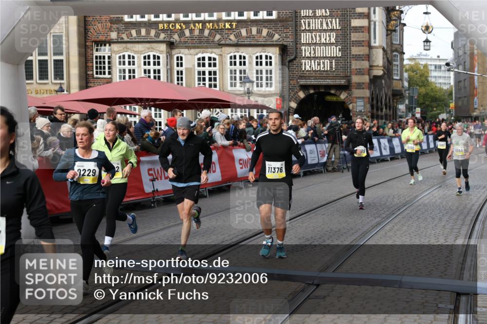 05.10.2025 - 20. swb-Marathon Bremen Yannick Fuchs http://msf.ph/oto/9232006 05.10.2025 11:03:10 Ziel 9229, 9661, 9662, 9893, 10185, 10777, 10876, 11376, 11735 meine-sportfotos.de