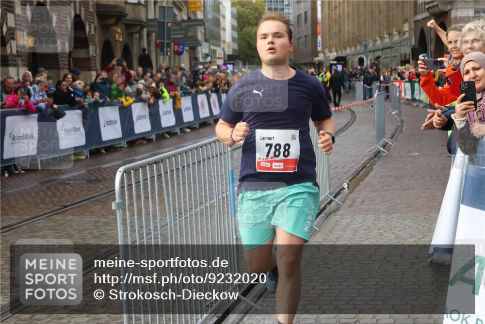 05.10.2025 - 20. swb-Marathon Bremen Strokosch-Dieckow http://msf.ph/oto/9232020 05.10.2025 15:15:43 Ziel 788 meine-sportfotos.de