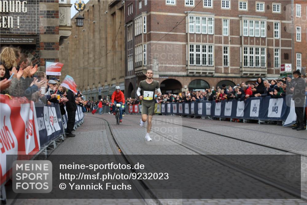 05.10.2025 - 20. swb-Marathon Bremen Yannick Fuchs http://msf.ph/oto/9232023 05.10.2025 10:28:33 Ziel 2, 33 meine-sportfotos.de