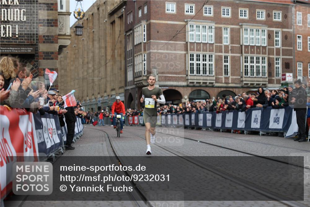 05.10.2025 - 20. swb-Marathon Bremen Yannick Fuchs http://msf.ph/oto/9232031 05.10.2025 10:28:33 Ziel 2, 33 meine-sportfotos.de