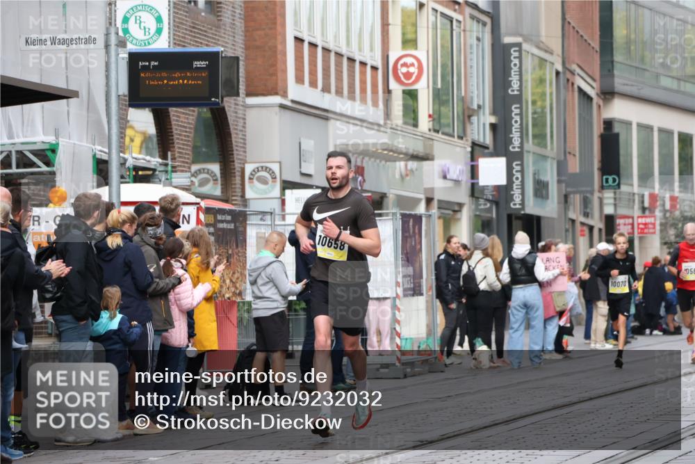 05.10.2025 - 20. swb-Marathon Bremen Strokosch-Dieckow http://msf.ph/oto/9232032 05.10.2025 10:40:01 Ziel 10070, 10565, 10658, 10686, 10070, 10565, 10658, 10686 meine-sportfotos.de