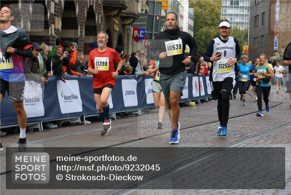 05.10.2025 - 20. swb-Marathon Bremen Strokosch-Dieckow http://msf.ph/oto/9232045 05.10.2025 10:53:03 Ziel 9187, 9650, 9703, 9918, 10064, 10128, 10349, 10466, 10539, 11259, 11300, 11398, 11411, 11450, 11722 meine-sportfotos.de