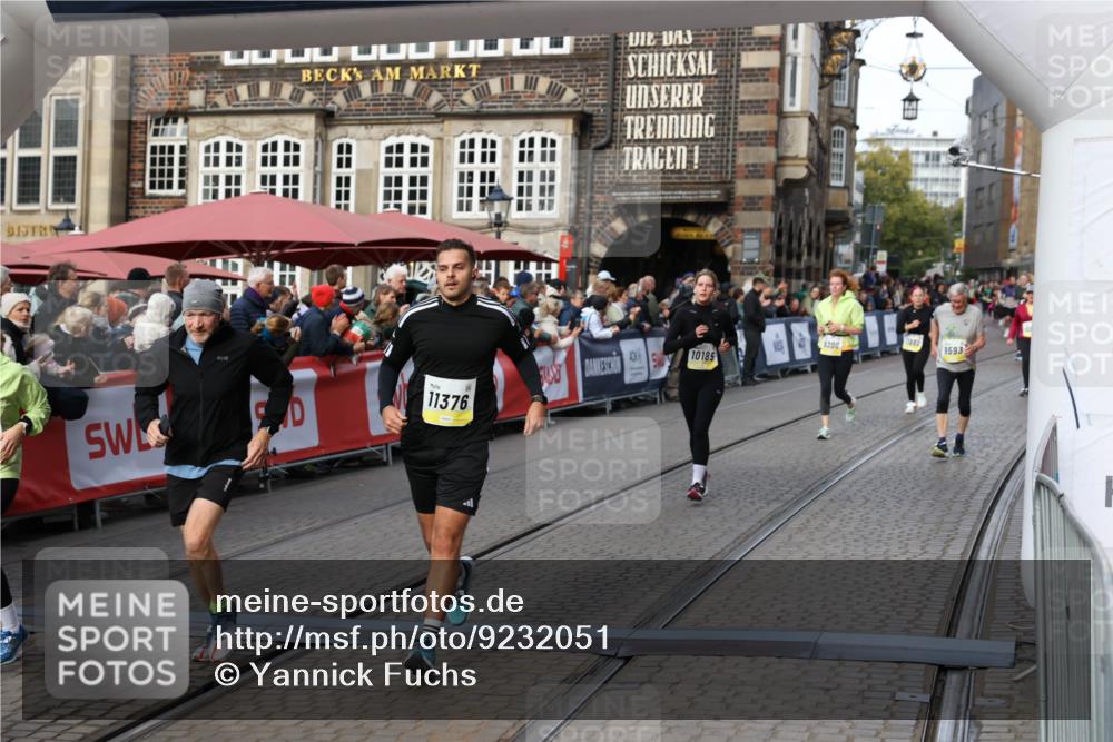 05.10.2025 - 20. swb-Marathon Bremen Yannick Fuchs http://msf.ph/oto/9232051 05.10.2025 11:03:11 Ziel 9229, 9593, 9661, 9662, 9893, 10185, 10777, 10876, 11376, 11735 meine-sportfotos.de