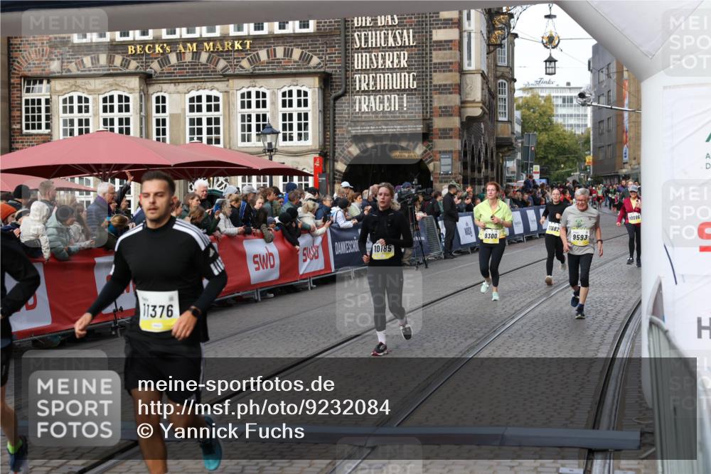 05.10.2025 - 20. swb-Marathon Bremen Yannick Fuchs http://msf.ph/oto/9232084 05.10.2025 11:03:11 Ziel 9229, 9593, 9661, 9662, 9893, 10185, 10777, 10876, 11376, 11735 meine-sportfotos.de