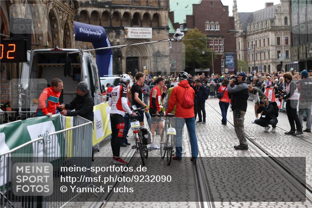 05.10.2025 - 20. swb-Marathon Bremen Yannick Fuchs http://msf.ph/oto/9232090 05.10.2025 10:28:58 Ziel  meine-sportfotos.de