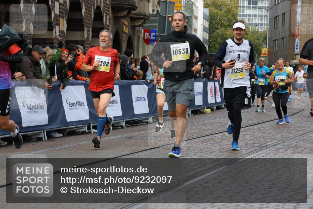 05.10.2025 - 20. swb-Marathon Bremen Strokosch-Dieckow http://msf.ph/oto/9232097 05.10.2025 10:53:03 Ziel 9187, 9650, 9703, 9918, 10064, 10128, 10349, 10466, 10539, 11259, 11300, 11398, 11411, 11450, 11722 meine-sportfotos.de