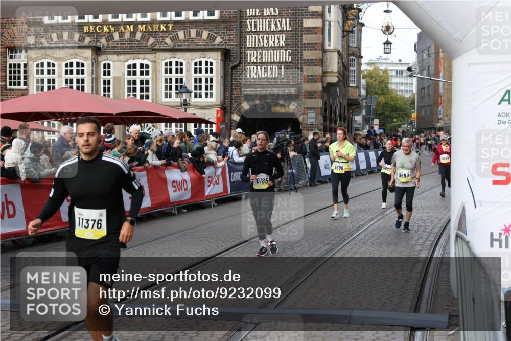 05.10.2025 - 20. swb-Marathon Bremen Yannick Fuchs http://msf.ph/oto/9232099 05.10.2025 11:03:11 Ziel 9229, 9593, 9661, 9662, 9893, 10185, 10777, 10876, 11376, 11735 meine-sportfotos.de