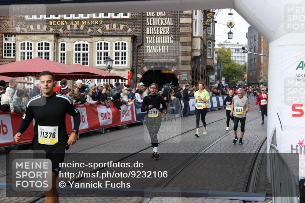 05.10.2025 - 20. swb-Marathon Bremen Yannick Fuchs http://msf.ph/oto/9232106 05.10.2025 11:03:12 Ziel 9229, 9300, 9593, 9661, 9662, 9893, 10185, 10777, 10876, 11376, 11682 meine-sportfotos.de