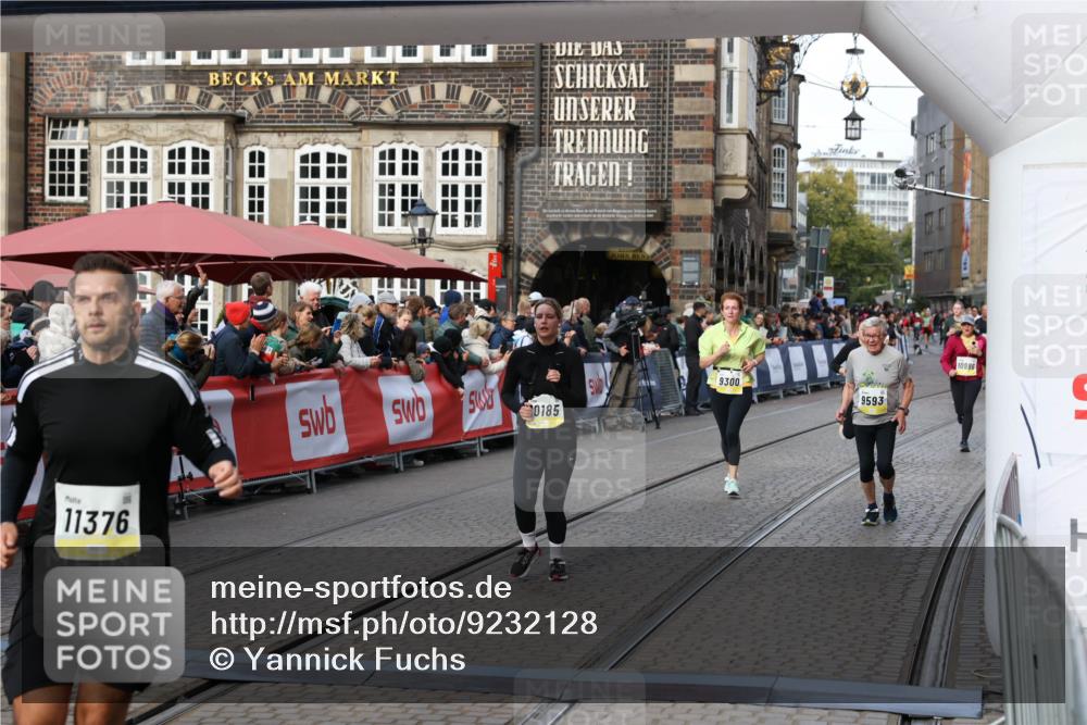 05.10.2025 - 20. swb-Marathon Bremen Yannick Fuchs http://msf.ph/oto/9232128 05.10.2025 11:03:12 Ziel 9229, 9300, 9593, 9661, 9662, 9893, 10185, 10777, 10876, 11376, 11682 meine-sportfotos.de
