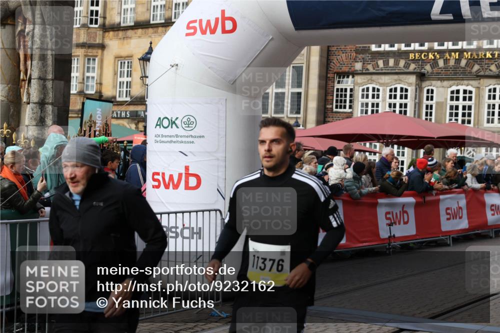 05.10.2025 - 20. swb-Marathon Bremen Yannick Fuchs http://msf.ph/oto/9232162 05.10.2025 11:03:12 Ziel 9229, 9300, 9593, 9661, 9662, 9893, 10185, 10777, 10876, 11376, 11682 meine-sportfotos.de