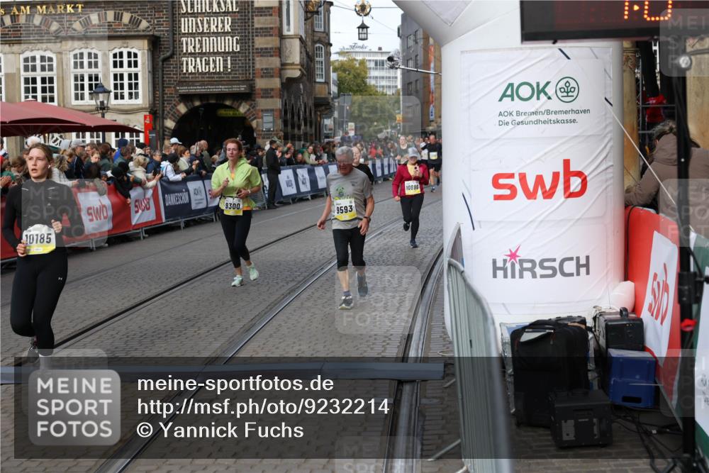05.10.2025 - 20. swb-Marathon Bremen Yannick Fuchs http://msf.ph/oto/9232214 05.10.2025 11:03:13 Ziel 9229, 9300, 9593, 9661, 9662, 9893, 10185, 10777, 10876, 10996, 11376, 11682 meine-sportfotos.de