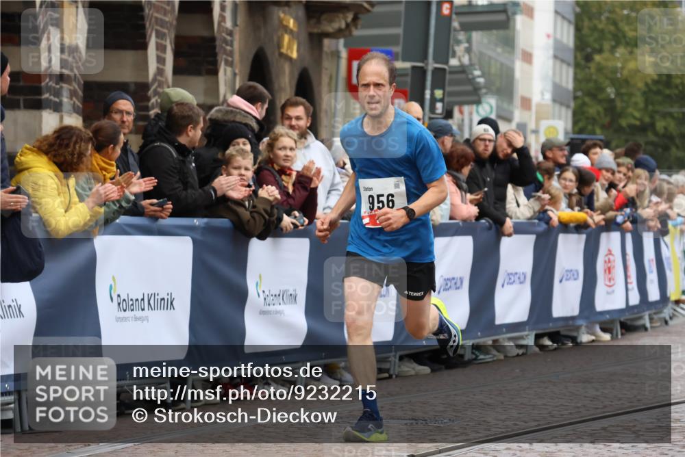 05.10.2025 - 20. swb-Marathon Bremen Strokosch-Dieckow http://msf.ph/oto/9232215 05.10.2025 12:31:43 Ziel 956, 1771 meine-sportfotos.de
