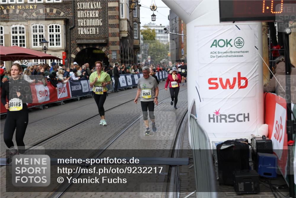 05.10.2025 - 20. swb-Marathon Bremen Yannick Fuchs http://msf.ph/oto/9232217 05.10.2025 11:03:13 Ziel 9229, 9300, 9593, 9661, 9662, 9893, 10185, 10777, 10876, 10996, 11376, 11682 meine-sportfotos.de