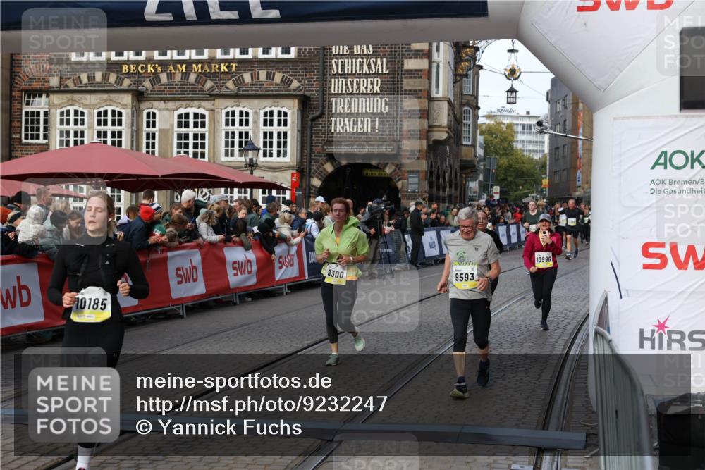 05.10.2025 - 20. swb-Marathon Bremen Yannick Fuchs http://msf.ph/oto/9232247 05.10.2025 11:03:14 Ziel 9229, 9300, 9593, 9661, 9662, 9893, 10185, 10777, 10996, 11376, 11682 meine-sportfotos.de