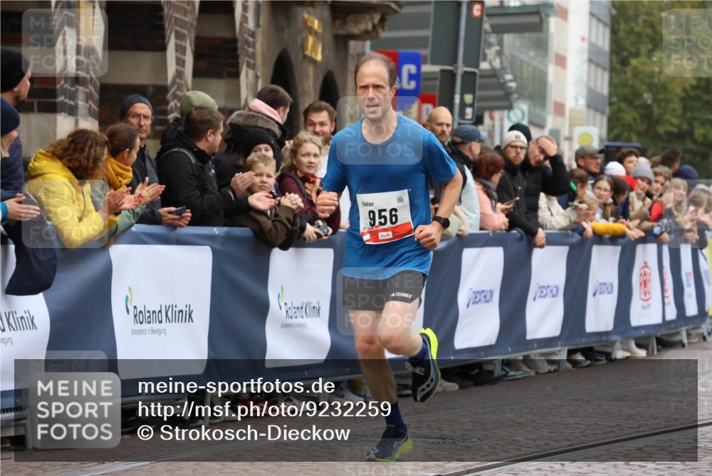 05.10.2025 - 20. swb-Marathon Bremen Strokosch-Dieckow http://msf.ph/oto/9232259 05.10.2025 12:31:43 Ziel 956, 1771 meine-sportfotos.de