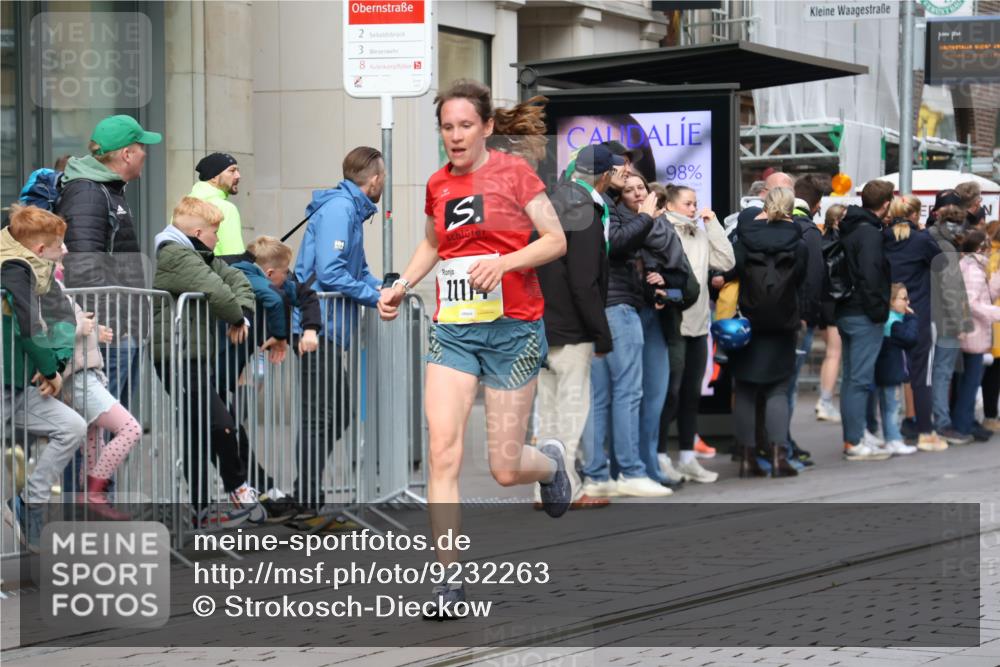 05.10.2025 - 20. swb-Marathon Bremen Strokosch-Dieckow http://msf.ph/oto/9232263 05.10.2025 10:40:20 Ziel 10161, 10229, 10686, 11114, 10161, 10229, 10686, 11114 meine-sportfotos.de