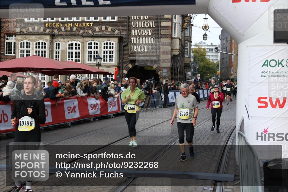 05.10.2025 - 20. swb-Marathon Bremen Yannick Fuchs http://msf.ph/oto/9232268 05.10.2025 11:03:14 Ziel 9229, 9300, 9593, 9661, 9662, 9893, 10185, 10777, 10996, 11376, 11682 meine-sportfotos.de