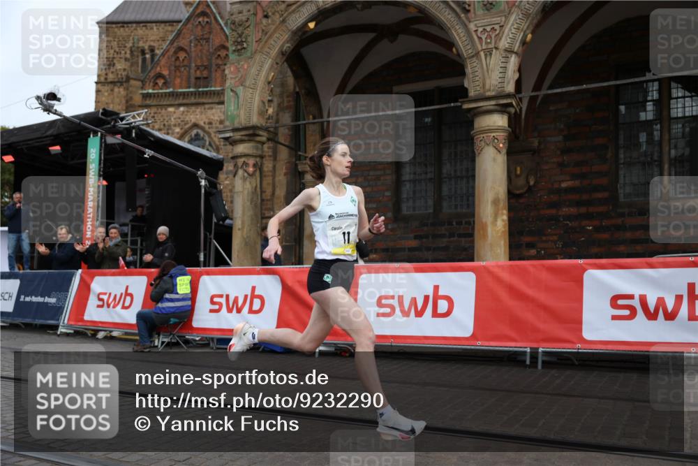 05.10.2025 - 20. swb-Marathon Bremen Yannick Fuchs http://msf.ph/oto/9232290 05.10.2025 10:30:18 Ziel 11 meine-sportfotos.de