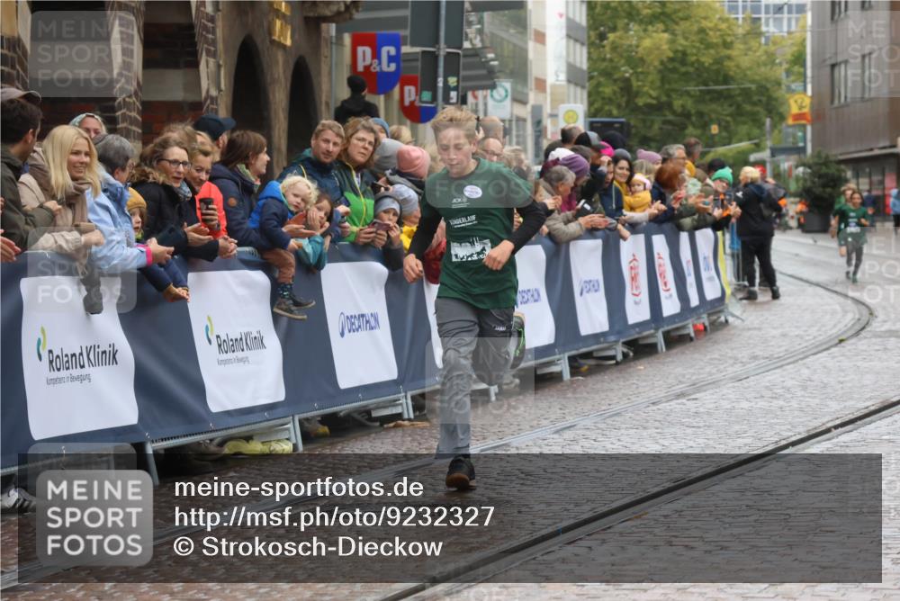 05.10.2025 - 20. swb-Marathon Bremen Strokosch-Dieckow http://msf.ph/oto/9232327 05.10.2025 15:17:51 Ziel  meine-sportfotos.de