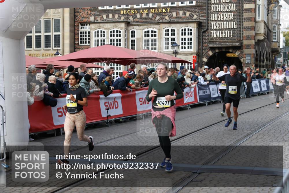 05.10.2025 - 20. swb-Marathon Bremen Yannick Fuchs http://msf.ph/oto/9232337 05.10.2025 11:03:20 Ziel 9300, 9325, 9593, 10185, 10471, 10926, 10996, 11390, 11682 meine-sportfotos.de