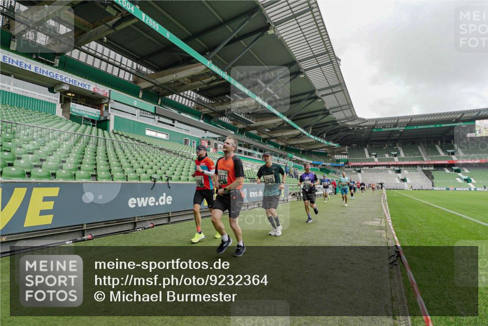 05.10.2025 - 20. swb-Marathon Bremen Michael Burmester http://msf.ph/oto/9232364 05.10.2025 12:53:24 Laufen im Stadion 248, 550, 590, 832, 869, 1009, 1164, 1367, 1538, 1600, 1656, 1667, 1868, 2030, 2050, 2072, 2075, 2250, 2288, 3363, 3553, 4132, 4218, 4294, 4573, 4729, 4746, 4935, 5169, 5425, 5571, 5579, 5866, 5944, 6492, 6806, 7255, 7408, 7617, 7905, 8238, 8297, 8431, 8462, 8499, 8709, 615, 793, 1298, 1431, 4362, 4805, 4914, 5447, 5561, 6630, 6677, 7277, 7416, 7634, 7773, 7975, 8349, 8580, 8921, 10338 meine-sportfotos.de