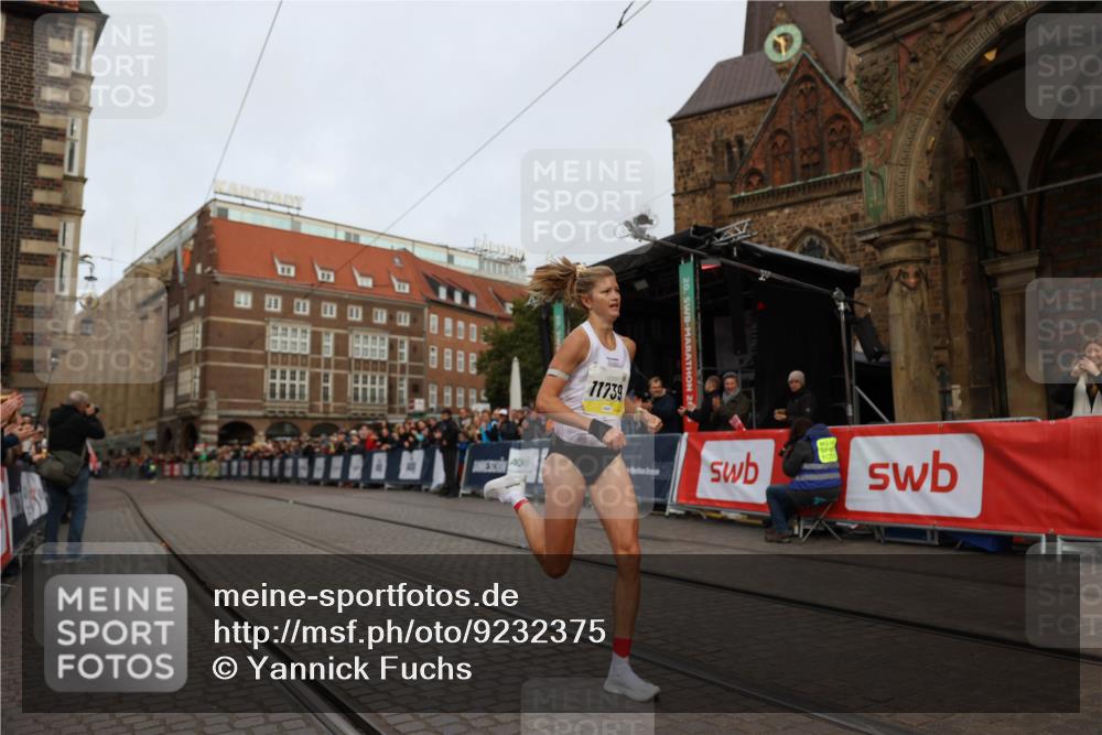 05.10.2025 - 20. swb-Marathon Bremen Yannick Fuchs http://msf.ph/oto/9232375 05.10.2025 10:30:53 Ziel  meine-sportfotos.de