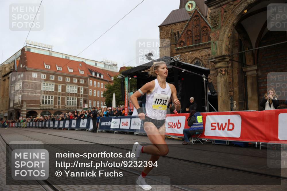 05.10.2025 - 20. swb-Marathon Bremen Yannick Fuchs http://msf.ph/oto/9232394 05.10.2025 10:30:53 Ziel  meine-sportfotos.de