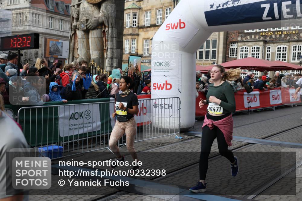 05.10.2025 - 20. swb-Marathon Bremen Yannick Fuchs http://msf.ph/oto/9232398 05.10.2025 11:03:21 Ziel 9300, 9325, 9593, 10471, 10926, 10996, 11390, 11682 meine-sportfotos.de
