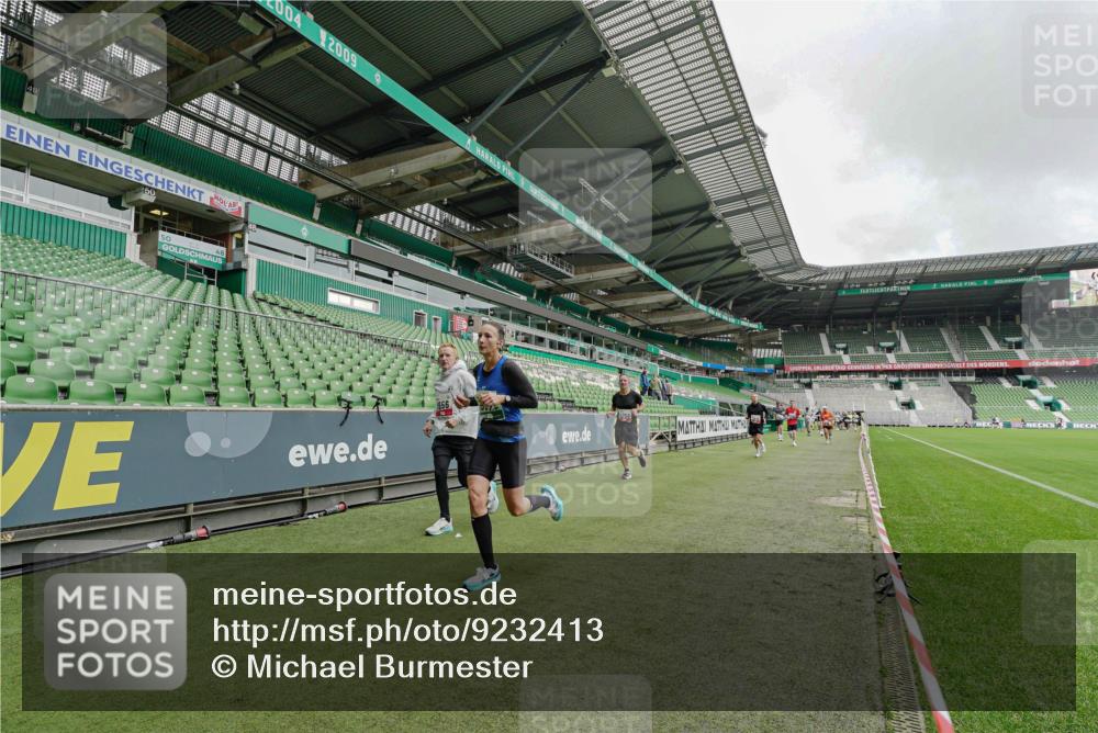 05.10.2025 - 20. swb-Marathon Bremen Michael Burmester http://msf.ph/oto/9232413 05.10.2025 12:53:30 Laufen im Stadion 89, 248, 368, 496, 832, 869, 1009, 1020, 1164, 1367, 1428, 1538, 1656, 1667, 1868, 1943, 2030, 2050, 2072, 2075, 2250, 2288, 2871, 3363, 3553, 4132, 4294, 4573, 4729, 5169, 5425, 5571, 5579, 5866, 5944, 6492, 6806, 7255, 7408, 7617, 7835, 7905, 8238, 8431, 8462, 8499, 8709, 550, 590, 615, 793, 1298, 1431, 1600, 4218, 4746, 4805, 4914, 4935, 5447, 6630, 6677, 7277, 7416, 7773, 7975, 8297, 8349, 8431, 8580, 8921, 10338 meine-sportfotos.de
