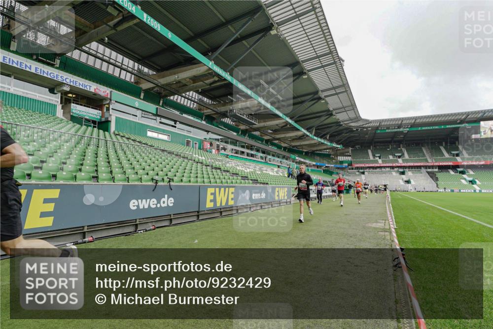 05.10.2025 - 20. swb-Marathon Bremen Michael Burmester http://msf.ph/oto/9232429 05.10.2025 12:53:33 Laufen im Stadion 89, 248, 368, 458, 496, 832, 869, 1009, 1020, 1164, 1367, 1428, 1460, 1489, 1538, 1656, 1667, 1868, 1943, 2030, 2050, 2072, 2075, 2250, 2288, 2871, 3363, 3553, 4132, 4294, 4573, 4611, 4729, 5169, 5425, 5571, 5576, 5579, 5866, 5944, 6348, 6492, 6806, 7255, 7408, 7617, 7835, 7905, 8238, 8462, 8499, 8709, 550, 590, 615, 793, 1431, 1600, 4218, 4746, 4805, 4914, 4935, 5447, 5866, 6630, 6677, 7277, 7416, 7773, 7975, 8297, 8349, 8431, 8921, 10338 meine-sportfotos.de