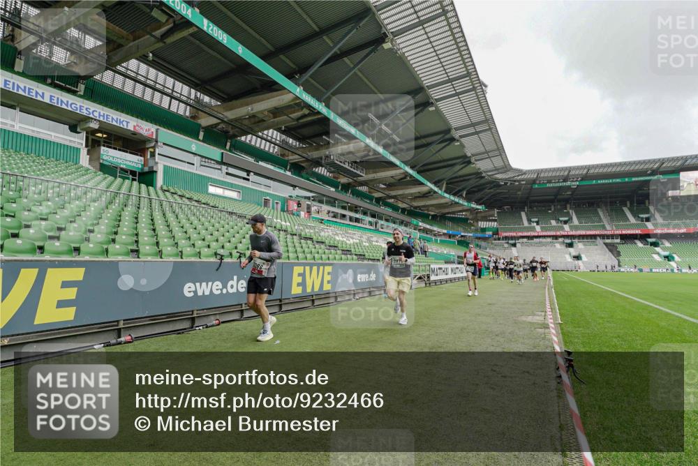 05.10.2025 - 20. swb-Marathon Bremen Michael Burmester http://msf.ph/oto/9232466 05.10.2025 12:53:40 Laufen im Stadion 89, 248, 250, 368, 458, 496, 507, 869, 950, 1009, 1020, 1164, 1428, 1460, 1489, 1538, 1608, 1656, 1667, 1690, 1736, 1868, 1943, 2030, 2050, 2075, 2250, 2288, 2871, 3363, 3553, 3913, 4132, 4294, 4611, 4729, 5024, 5425, 5571, 5576, 5579, 5944, 6244, 6348, 6359, 6492, 6806, 7255, 7408, 7617, 7835, 7905, 8238, 8462, 8499, 8511, 8611, 8709, 550, 590, 832, 1367, 1431, 1600, 2072, 4218, 4573, 4746, 4935, 5169, 5866, 6677, 8297, 8349, 8431 meine-sportfotos.de