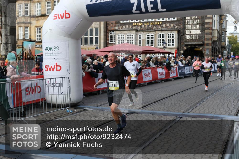 05.10.2025 - 20. swb-Marathon Bremen Yannick Fuchs http://msf.ph/oto/9232474 05.10.2025 11:03:23 Ziel 9246, 9325, 10142, 10405, 10471, 10926, 10996, 11390, 11508, 11509 meine-sportfotos.de
