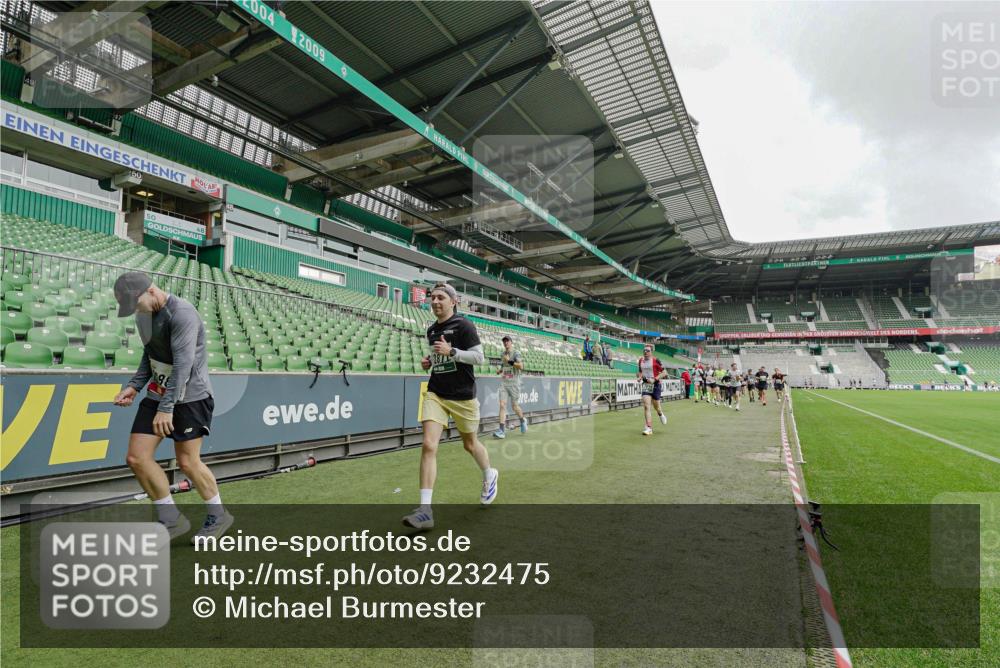 05.10.2025 - 20. swb-Marathon Bremen Michael Burmester http://msf.ph/oto/9232475 05.10.2025 12:53:41 Laufen im Stadion 89, 248, 250, 368, 458, 496, 507, 869, 950, 1009, 1020, 1164, 1428, 1460, 1489, 1538, 1608, 1656, 1667, 1690, 1736, 1868, 1943, 2030, 2050, 2075, 2250, 2288, 2871, 3363, 3553, 3913, 4132, 4294, 4611, 4729, 5024, 5425, 5571, 5576, 5579, 5944, 6244, 6348, 6359, 6492, 6806, 7255, 7408, 7617, 7835, 7905, 8238, 8462, 8499, 8511, 8611, 8709, 550, 590, 832, 1367, 1431, 1600, 2072, 2075, 4132, 4218, 4573, 4746, 4935, 5169, 5866, 6677, 8297, 8431 meine-sportfotos.de