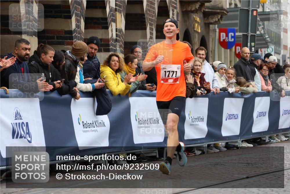 05.10.2025 - 20. swb-Marathon Bremen Strokosch-Dieckow http://msf.ph/oto/9232509 05.10.2025 12:31:48 Ziel 1771 meine-sportfotos.de