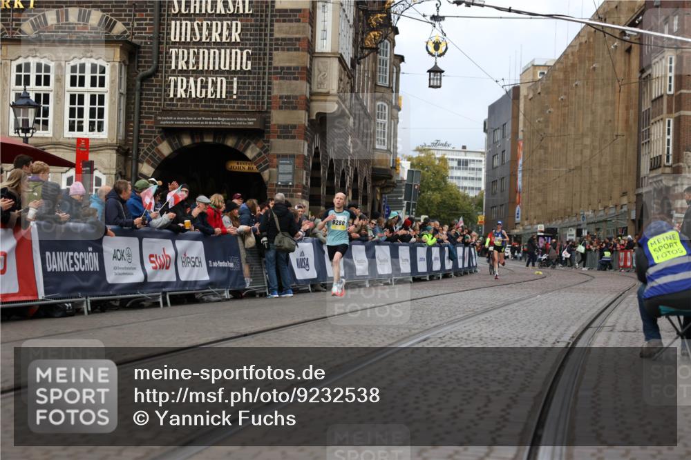 05.10.2025 - 20. swb-Marathon Bremen Yannick Fuchs http://msf.ph/oto/9232538 05.10.2025 10:32:36 Ziel  meine-sportfotos.de