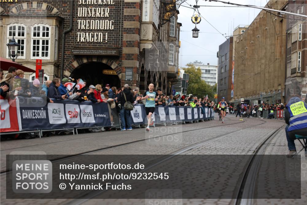 05.10.2025 - 20. swb-Marathon Bremen Yannick Fuchs http://msf.ph/oto/9232545 05.10.2025 10:32:36 Ziel  meine-sportfotos.de