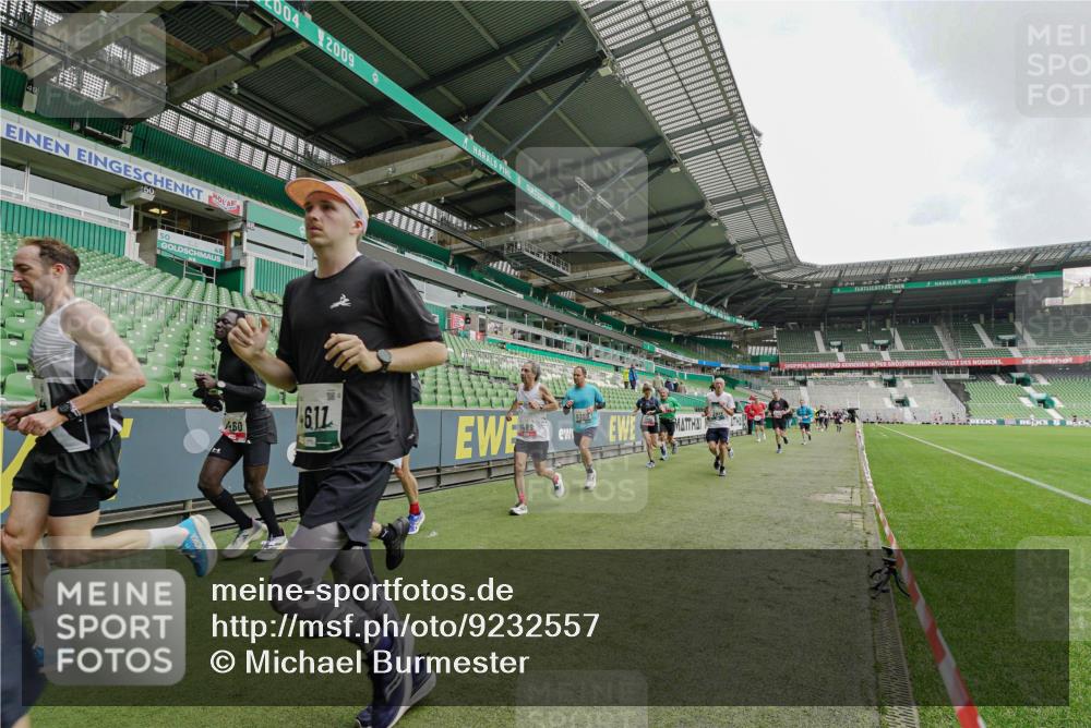 05.10.2025 - 20. swb-Marathon Bremen Michael Burmester http://msf.ph/oto/9232557 05.10.2025 12:53:50 Laufen im Stadion 89, 248, 250, 368, 458, 496, 507, 869, 950, 1009, 1020, 1164, 1165, 1428, 1460, 1489, 1517, 1538, 1608, 1656, 1690, 1729, 1736, 1868, 1873, 1943, 2030, 2050, 2250, 2288, 2871, 3363, 3553, 3913, 4294, 4611, 5024, 5425, 5571, 5576, 5944, 6244, 6348, 6359, 6806, 7232, 7255, 7408, 7617, 7835, 7905, 8238, 8499, 8511, 8611, 8709, 248, 832, 1367, 1667, 2072, 2075, 4132, 4573, 4729, 5169, 5579, 5866, 6492, 8431, 8462 meine-sportfotos.de