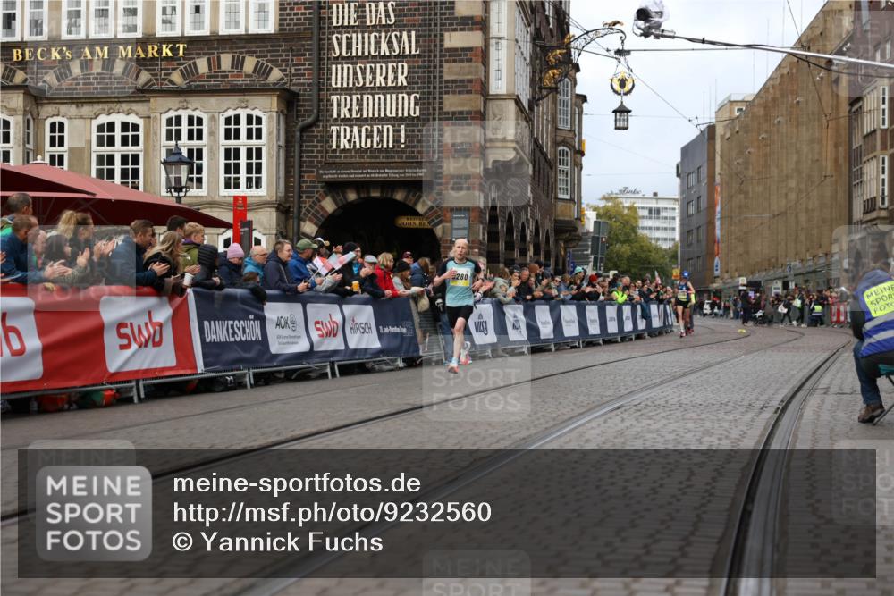 05.10.2025 - 20. swb-Marathon Bremen Yannick Fuchs http://msf.ph/oto/9232560 05.10.2025 10:32:37 Ziel 9280 meine-sportfotos.de