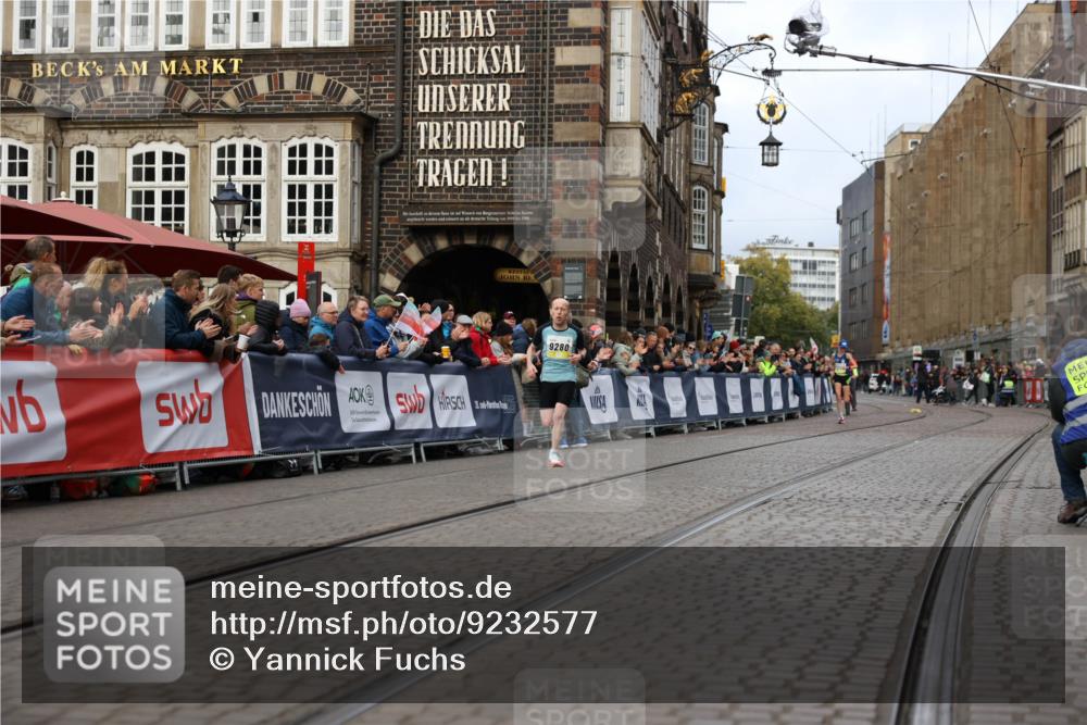 05.10.2025 - 20. swb-Marathon Bremen Yannick Fuchs http://msf.ph/oto/9232577 05.10.2025 10:32:37 Ziel 9280 meine-sportfotos.de