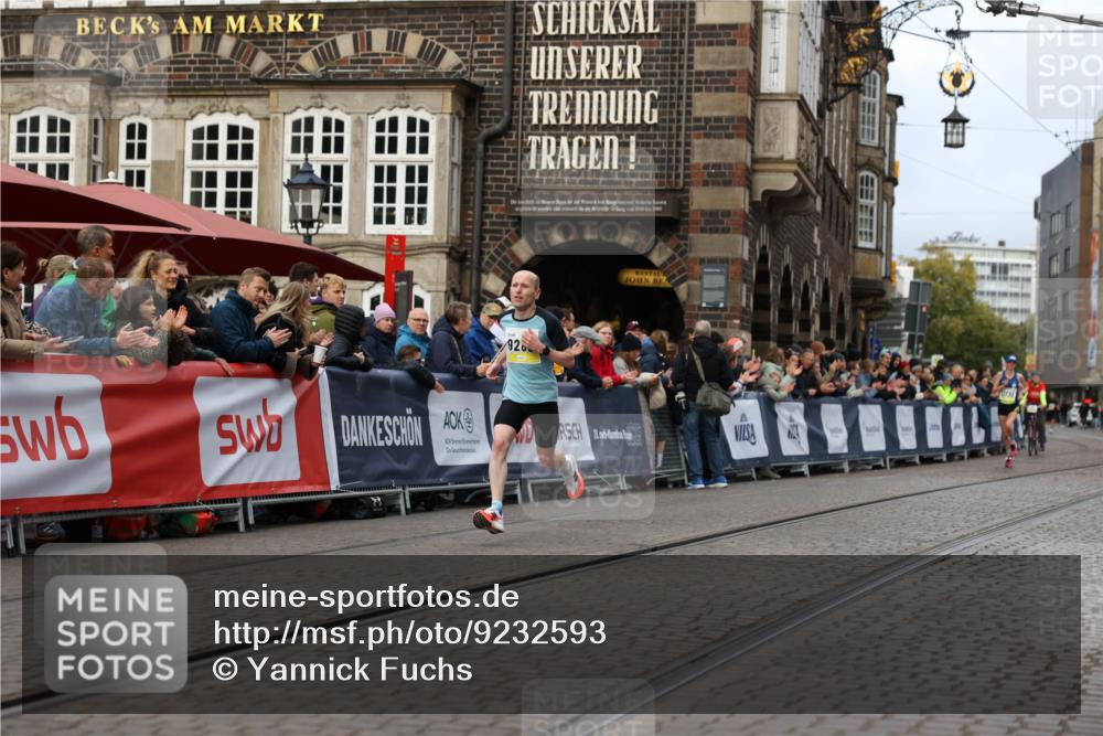 05.10.2025 - 20. swb-Marathon Bremen Yannick Fuchs http://msf.ph/oto/9232593 05.10.2025 10:32:37 Ziel 9280 meine-sportfotos.de