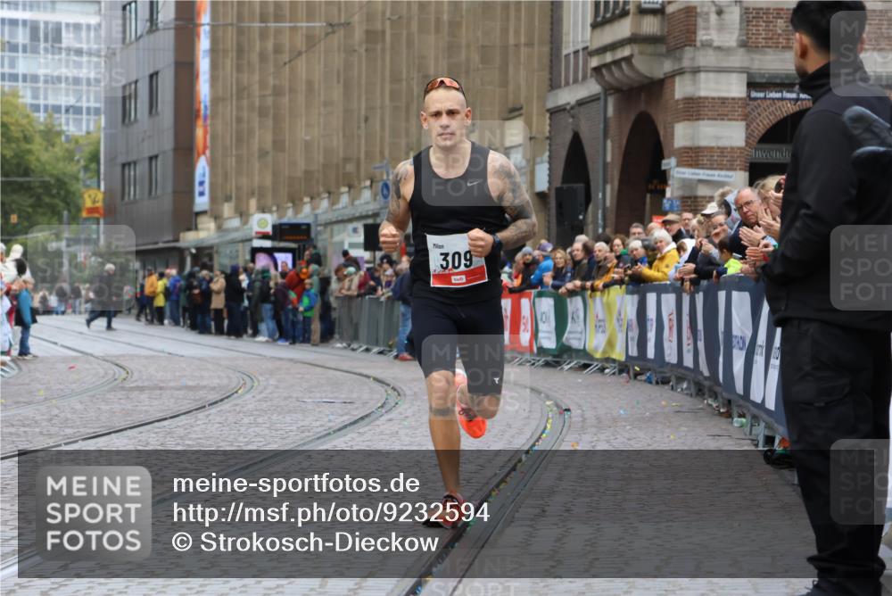 05.10.2025 - 20. swb-Marathon Bremen Strokosch-Dieckow http://msf.ph/oto/9232594 05.10.2025 12:32:35 Ziel 309 meine-sportfotos.de