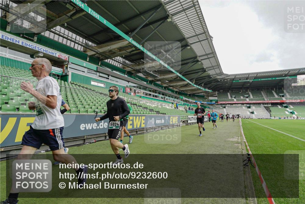 05.10.2025 - 20. swb-Marathon Bremen Michael Burmester http://msf.ph/oto/9232600 05.10.2025 12:53:53 Laufen im Stadion 89, 250, 368, 458, 496, 507, 524, 756, 869, 950, 1009, 1020, 1164, 1165, 1428, 1460, 1489, 1517, 1538, 1608, 1656, 1690, 1729, 1736, 1868, 1873, 1943, 2030, 2050, 2250, 2288, 2871, 3363, 3553, 3913, 4294, 4611, 5024, 5425, 5571, 5576, 5944, 6244, 6348, 6359, 6806, 7232, 7255, 7408, 7508, 7617, 7835, 7905, 8238, 8499, 8511, 8611, 8709, 248, 832, 1367, 1667, 2072, 2075, 4132, 4573, 4729, 5169, 5579, 5866, 6492, 8462 meine-sportfotos.de
